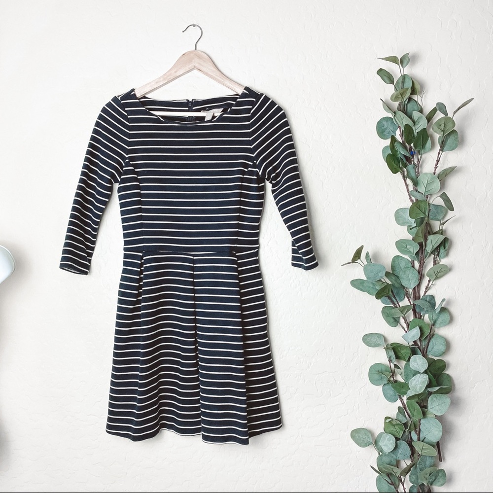 Banana Repiblic Striped Black White Dress 4P